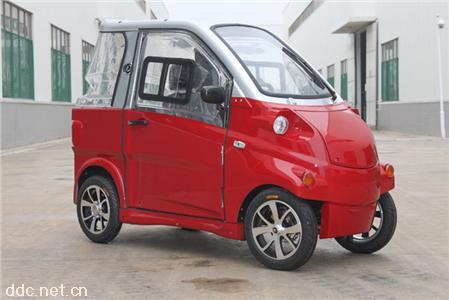  家用四轮电动代步车